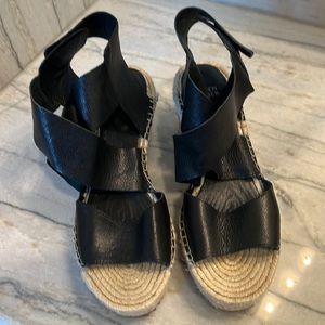 Eileen Fisher willow sandal. Black, size 8 1/2.
